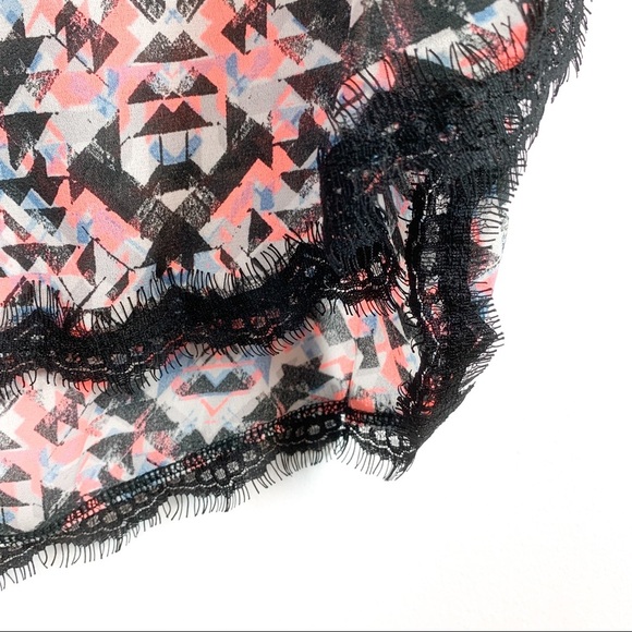 🌸2/$30🌸 Sheer Patterned Hollister Tank Top - Picture 3 of 8